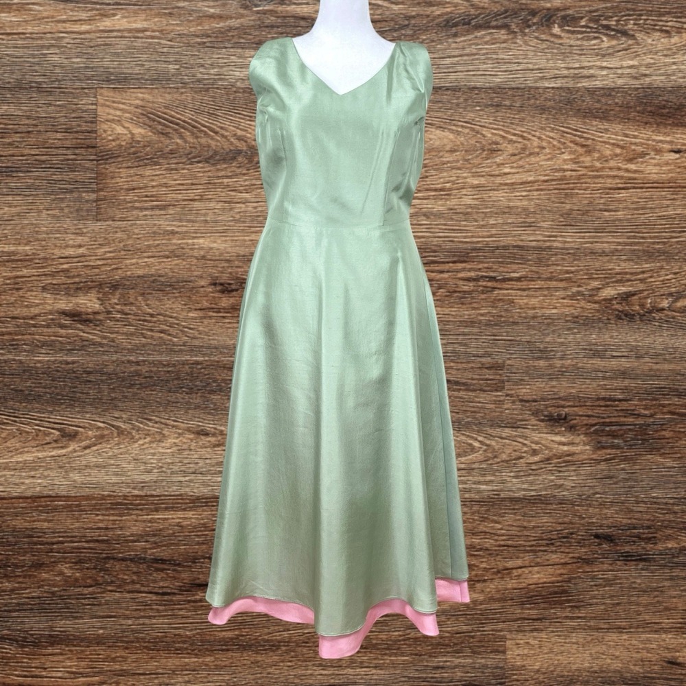 Lynn Lugo Fit & Flare Cocktail Dress Size 12 100% Shantung Silk Sage Green LIned